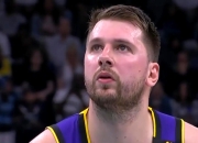 开云官网-关于灰熊力克湖人，福克斯爆发神勇的信息