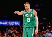 开云体育官网-雄鹿力克凯尔特人，迎来重要胜利