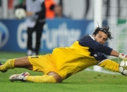 开云下载-跨越东西的篮球风暴，广东队冲垮猛龙体系，布克在美加墨世界杯接管时代