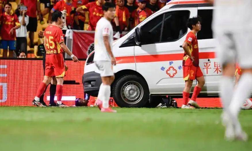 包含球员因伤提前离场,对球队有所影响的词条 包含球员因伤提前离场,对球队有所影响的词条