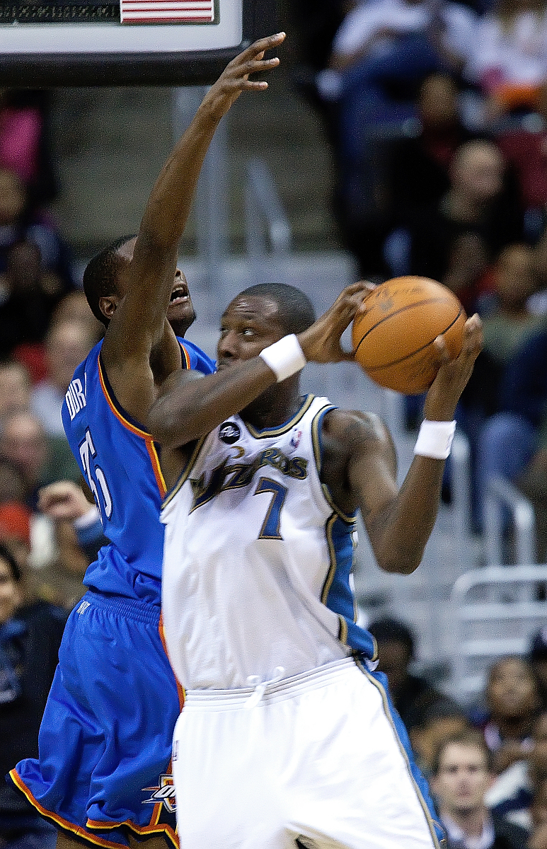 关于篮球极限挑战:球员们在赛场上挑战自我创造奇迹的信息 关于篮球极限挑战:球员们在赛场上挑战自我创造奇迹的信息