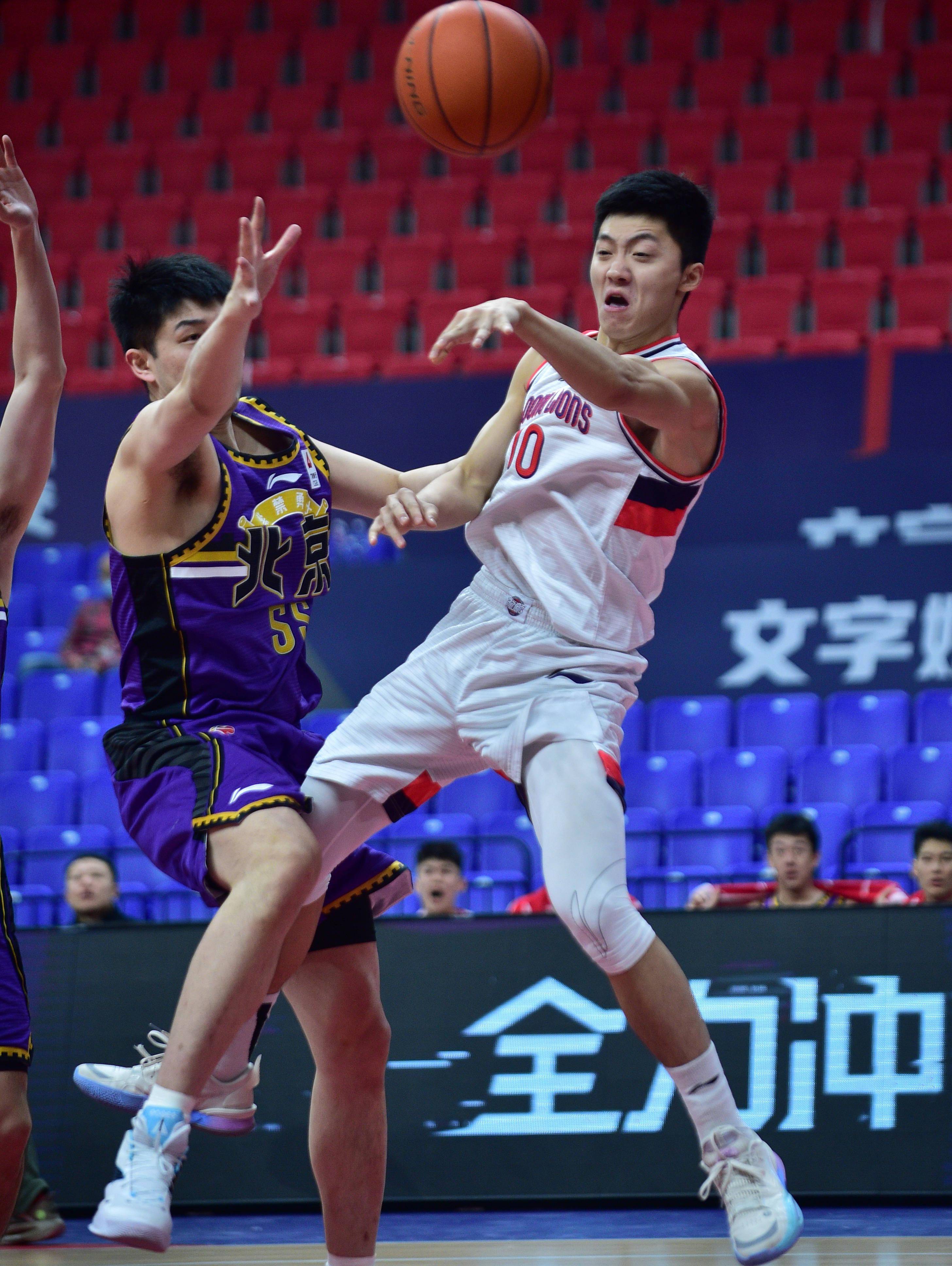 北京男篮再胜广州,取得胜利 北京男篮再胜广州,取得胜利