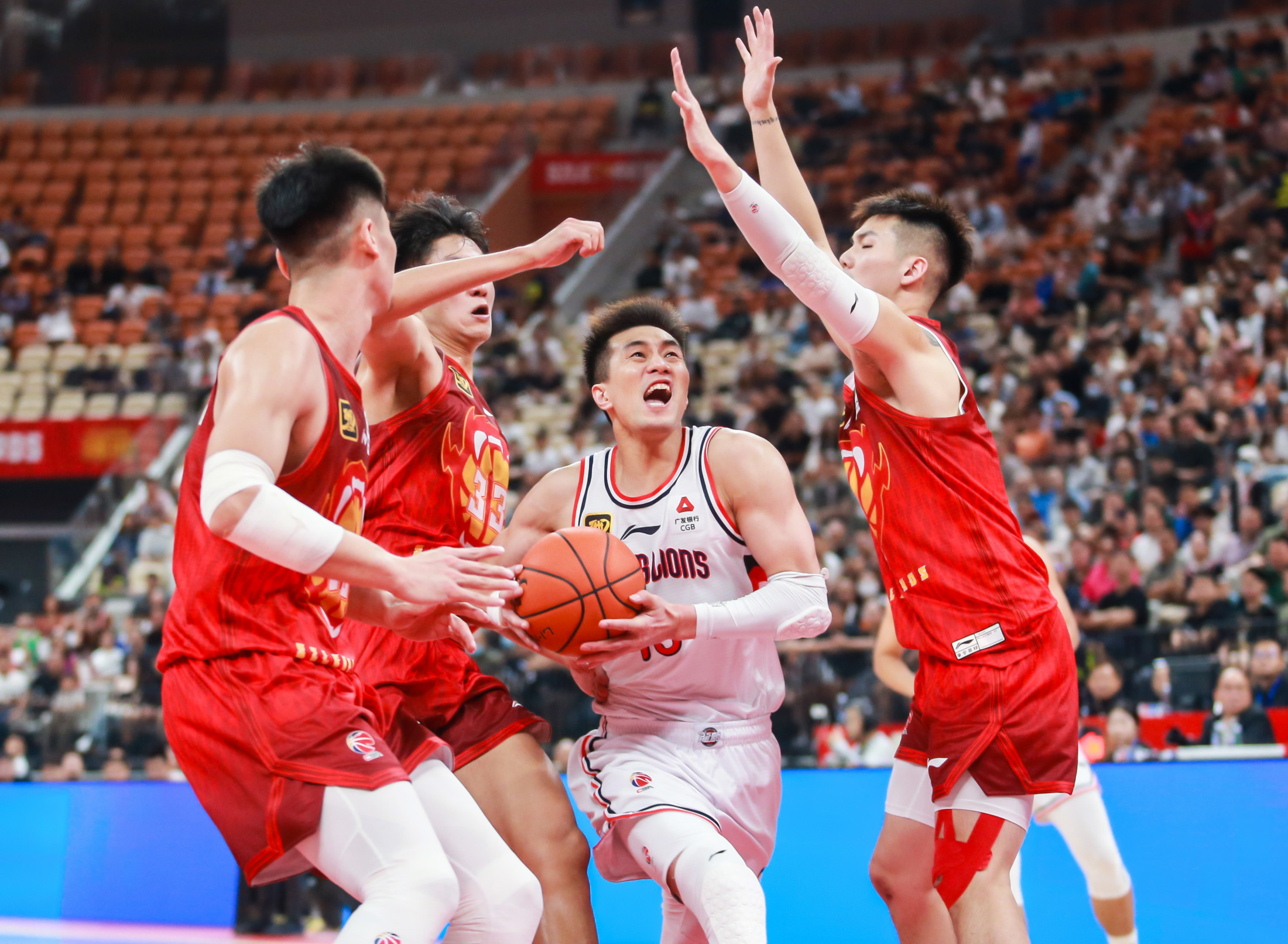 北京男篮再胜广州,取得胜利 北京男篮再胜广州,取得胜利