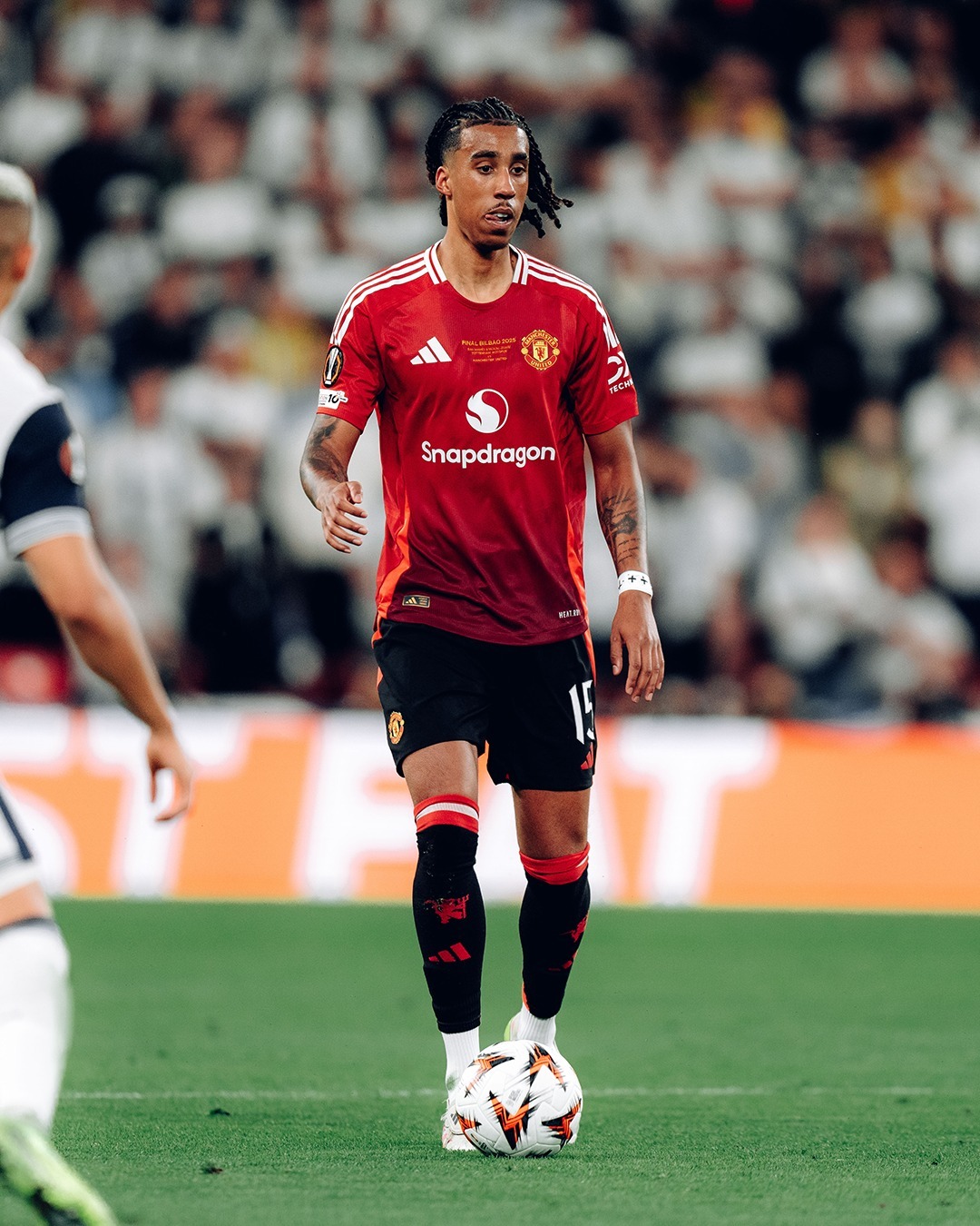 包含巴黎逆转曼联，提前锁定小组第一！的词条