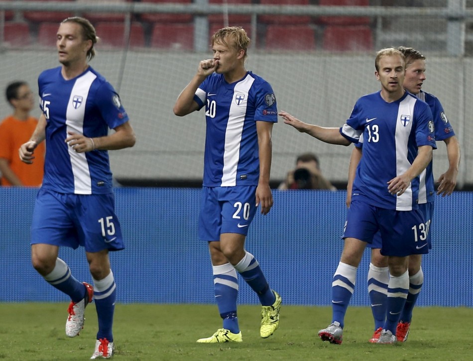 关于芬兰轻取散尼亚，欧预赛淘汰赛赛场争夺激烈的信息