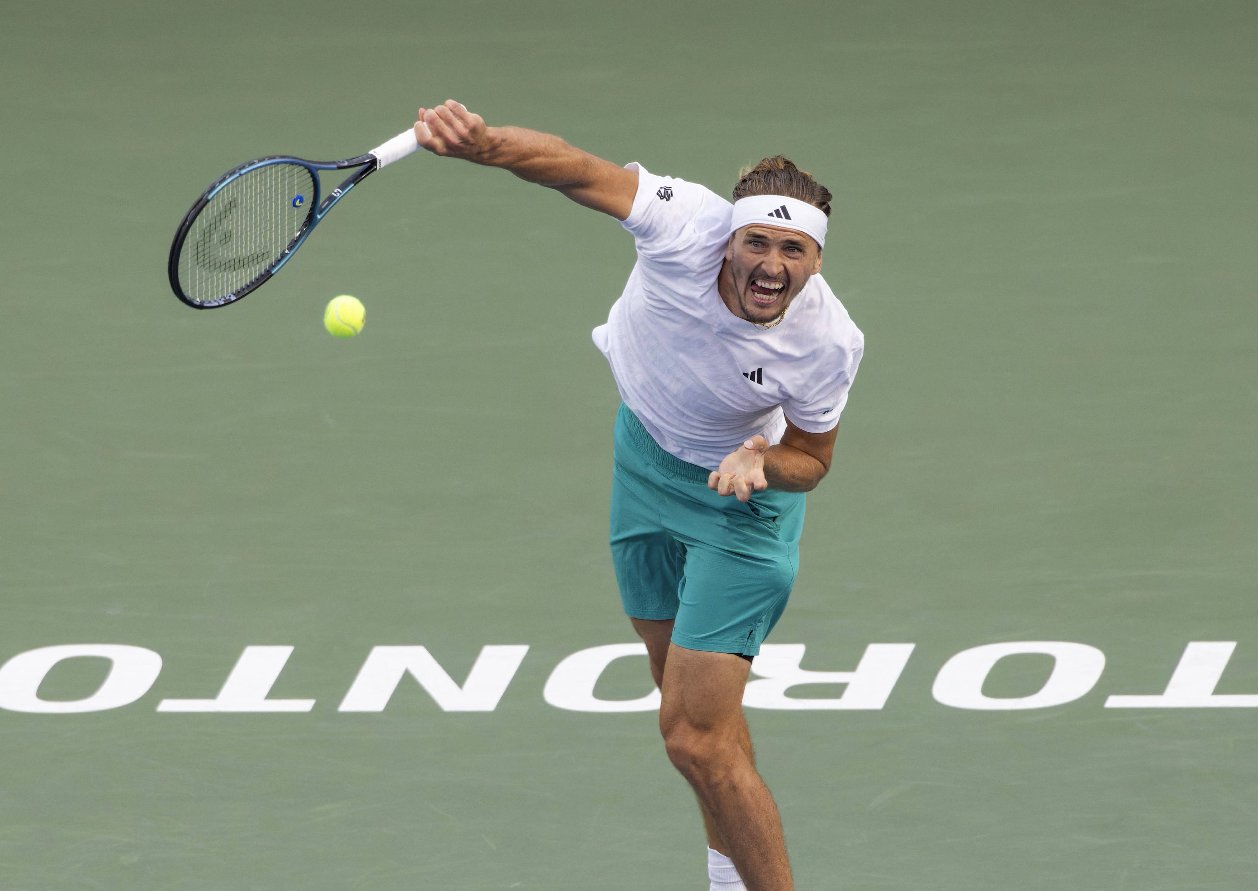 德国网球队横扫意大利网球队，兹维列夫送出助攻的简单介绍