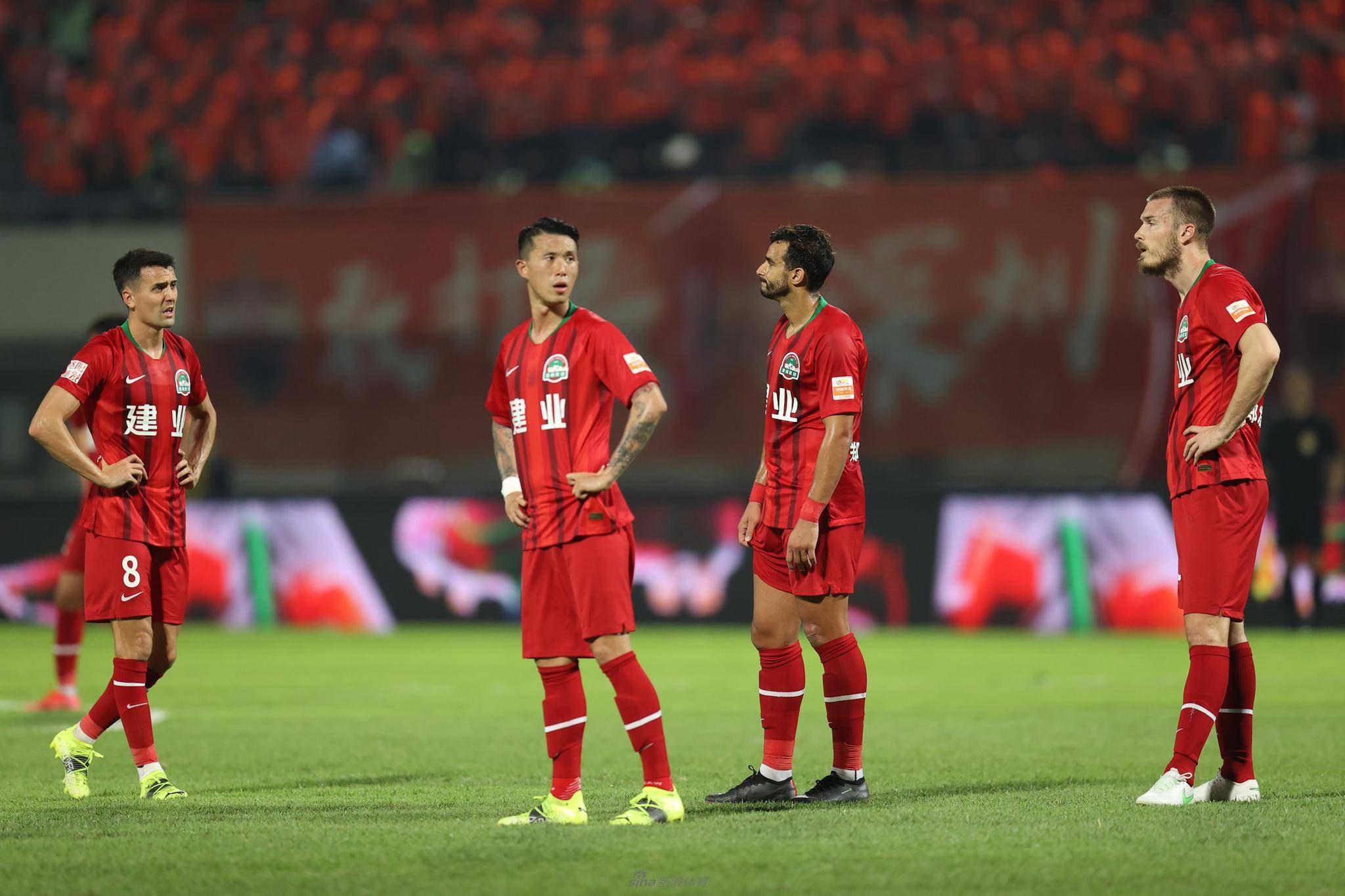 关于奥地利队鏖战中国队,奥恰洛夫点燃赛场的信息 关于奥地利队鏖战中国队,奥恰洛夫点燃赛场的信息