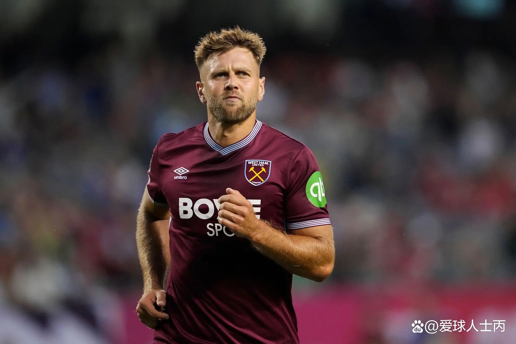 拜仁碾压AC米兰,莱万刷新纪录 拜仁碾压AC米兰,莱万刷新纪录