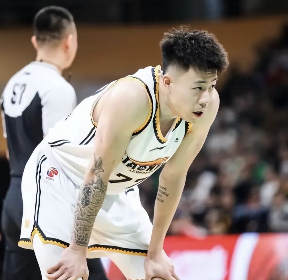 关于青岛队力克山东队,张镇麟扛起全队的信息 关于青岛队力克山东队,张镇麟扛起全队的信息