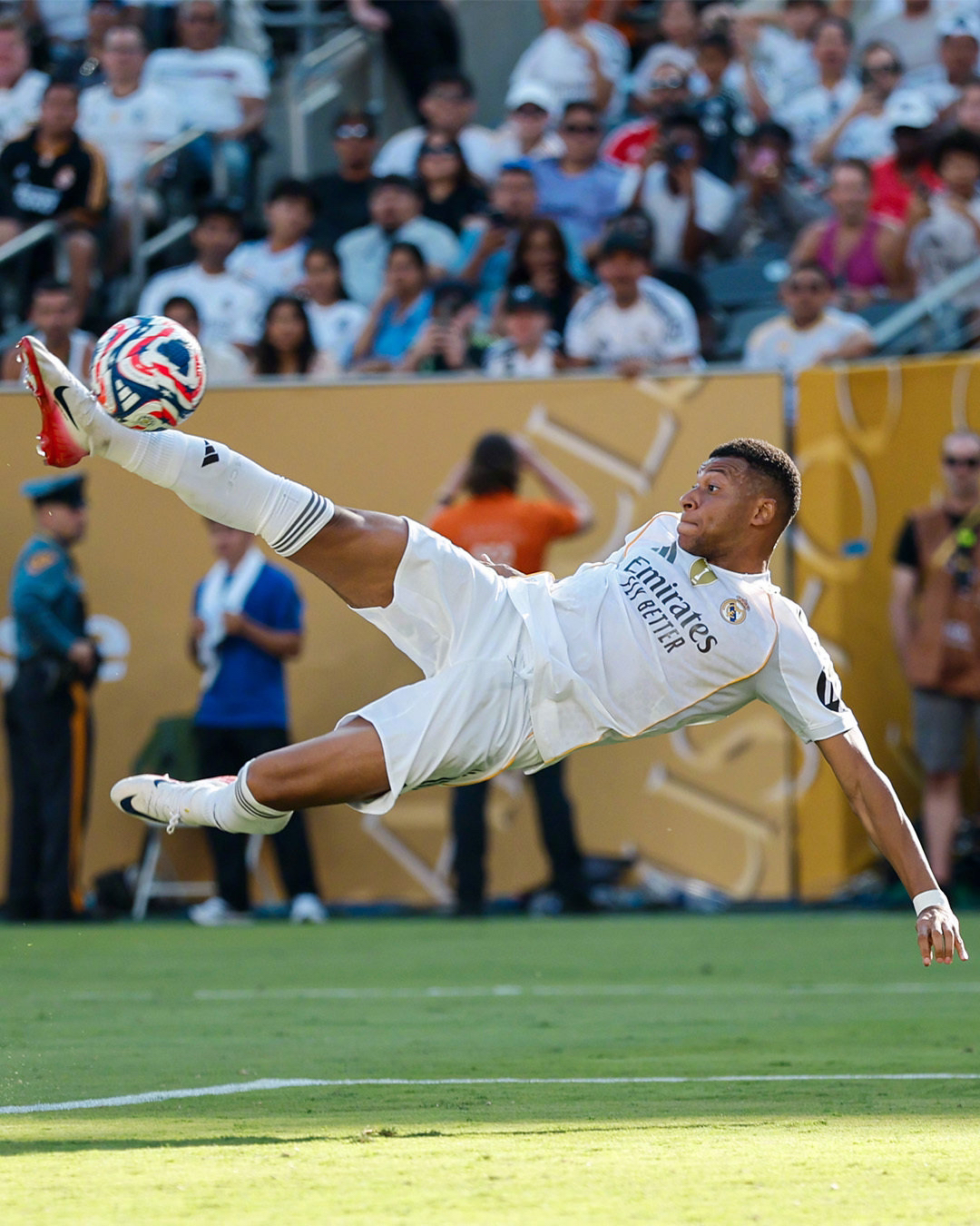 关于墨西哥轻取皇马,伊布状态火热的信息 关于墨西哥轻取皇马,伊布状态火热的信息