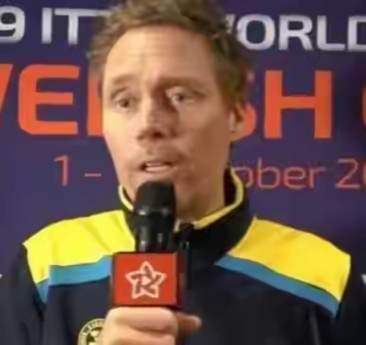 英格兰队逆转瑞典队，马龙关键制胜