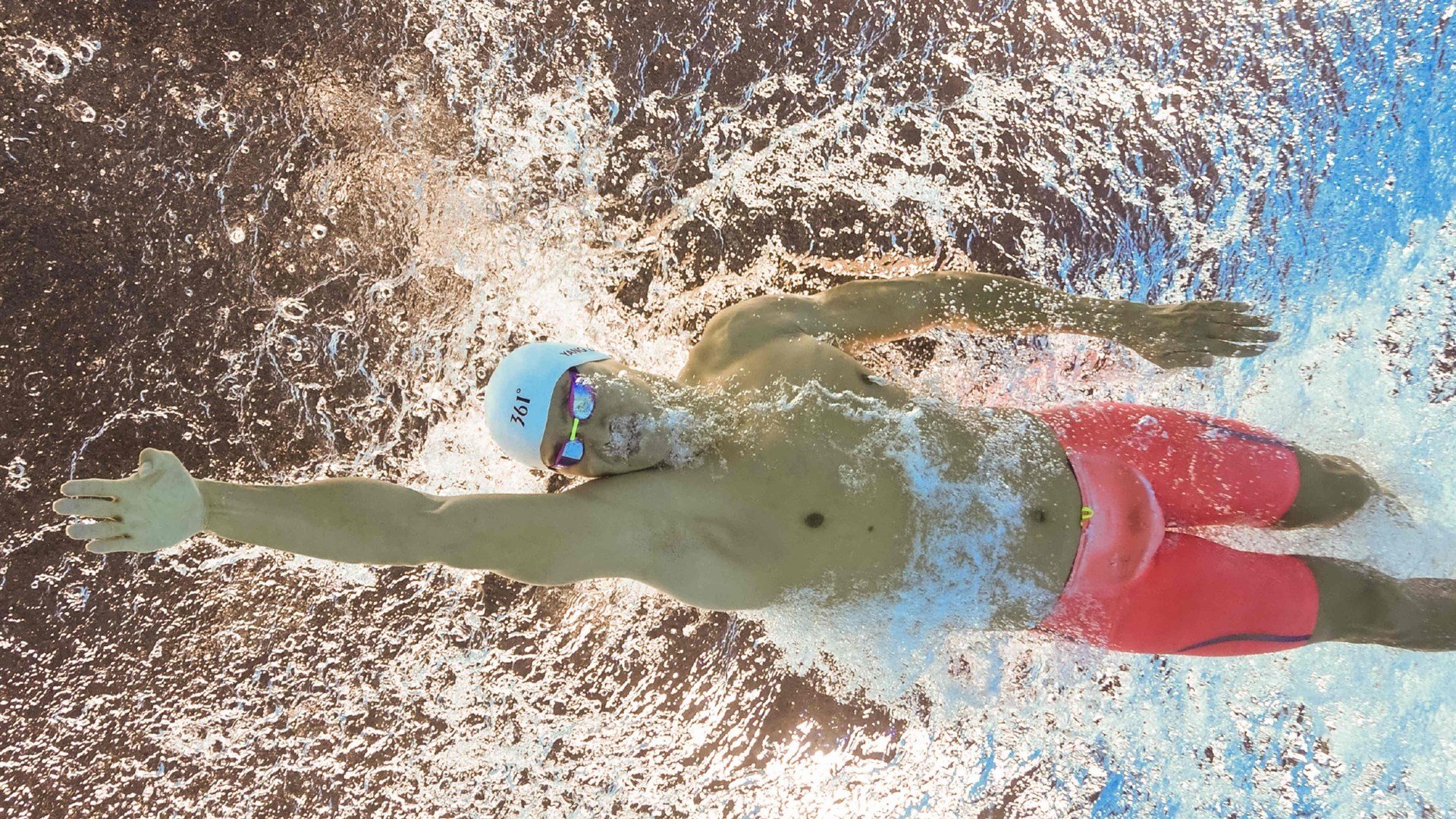 跨界狂飙，当公牛掀翻北京队，英格拉姆在F1赛道接管争冠之战